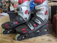 Youth Pair of Rollerblades Size 6/7