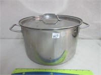 NICE MODERN STOCK POT