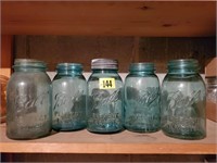 Quart blue canning jars (5)