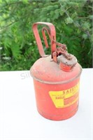 VTG Eagle Mfg. Red Metal Gas Can U1-10S 1 Gallon