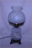 Gone With The Wind style lamp w/ frosted roses,