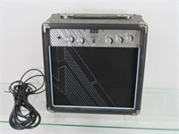 GUITAR AMPLIFIER: