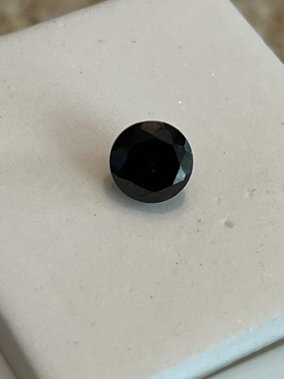 Apprx 1.0CT Round Black Spinal