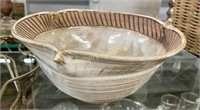 ART POTTERY BOWL