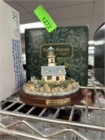 THOMAS KINKADE LIGHTHOUSE FIGURINE A LIGHT..STORM