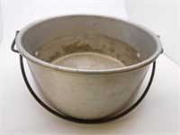 5 1/2" X 3" WEAREVER ALUMINUM POT