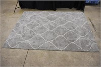 5 1/2 X 7 FEET AREA  RUG - DIAMOND PATTERN - GREY