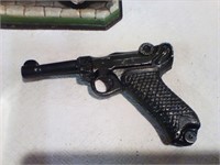 Metal toy gun