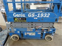 2003 Genie GS-1932 battery electric scissor lift