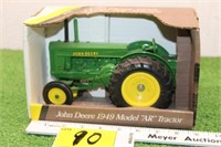 John Deere AR 1949 on box