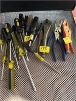 4 PLIERS AND 14 SCREWDRIVERS