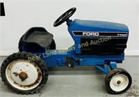 FORD MODEL 7740 KIDS RIDE ON TRACTOR