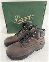 Women’s 9 New Danner Waterproof Boots