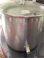 Large stainless professional cooking pot
