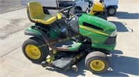 JD 155 C lawn tractor with battery