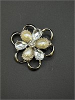 Cute silver toned, clear and faux pearl brooch