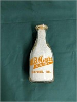 W. B. Mears Dairy Seaford Delaware Quart Milk