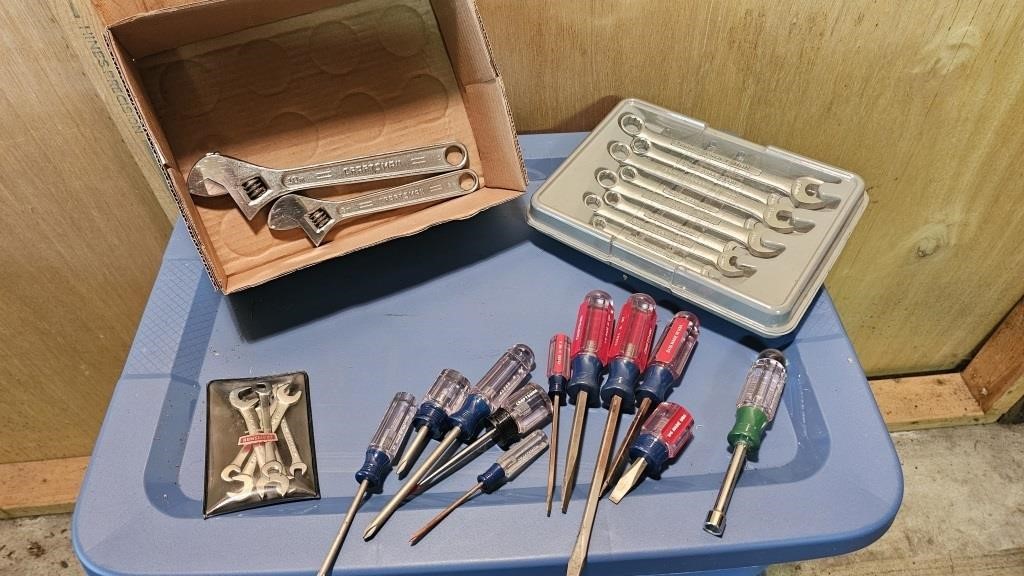 Craftsman box of screwdrivers drivers box Wrench