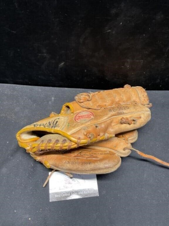 Spalding. Nolan Ryan Glove