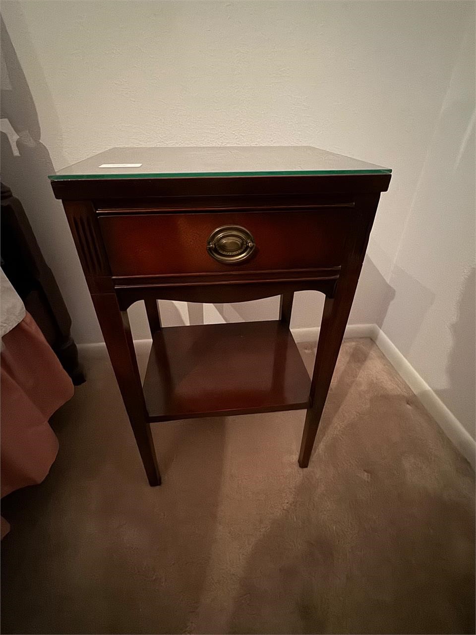 1 DRAWER VINTAGE NIGHTSTAND 26 1/2"X 16"X13"