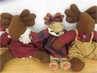 3 Christmas Moose Plush VGC