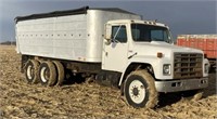 1987 International S1900 Tandem Axle Grain Truck