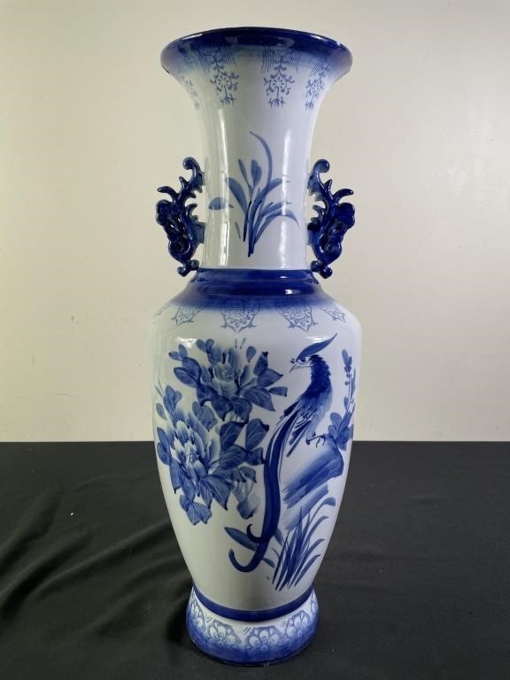Chinese Hand Painted Blue/White Bird Vase