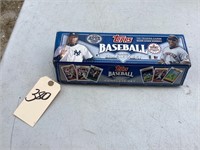 BASEBALL CARDS-733