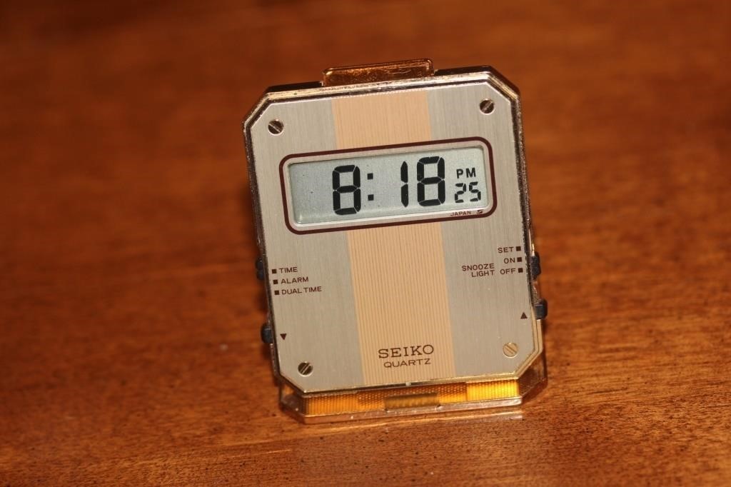 Seiko Quartz Table Alarm Clock