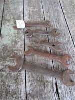 5 VINTAGE WRENCHES -1FORD