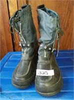 Rubber base boot