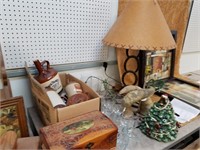 MISC. LOT OF DECORATIVE COLLECTIBLES