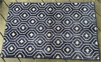 NWT Mohawk 30x46 Chenille Hexagon Rug