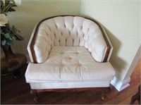 Tufted Upholstered Arm Chair