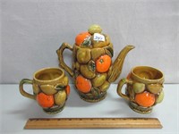 RETRO AMBER FRUIT TEAPOT AND MUGS