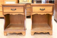 Pair vintage maple 1 drawer nightstands