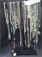 LOT OF MISC COSTUME JEWELRY NECKLACES