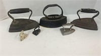 (6) cast iron sad irons. (2) 5’’, (1) 4.5’’, (1)