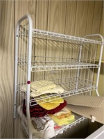 RACK WITH KITCHEN LINENS