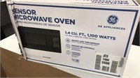 GE 1100 Watt Microwave Oven