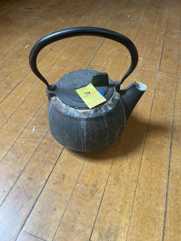 CAST IRON TEA POT