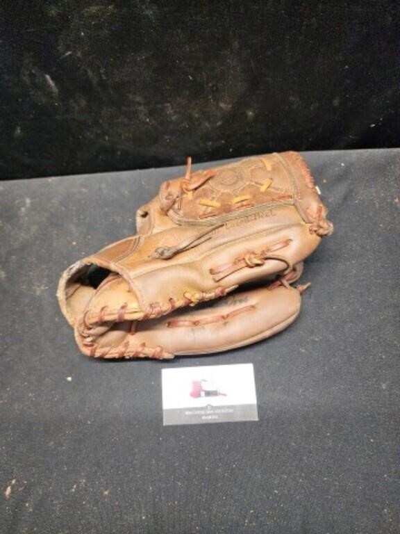 Spalding Don Drysdale Glove