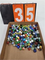 GROUPING VINTAGE MARBLES