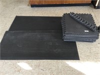 2 rubber rugs & connecting pads