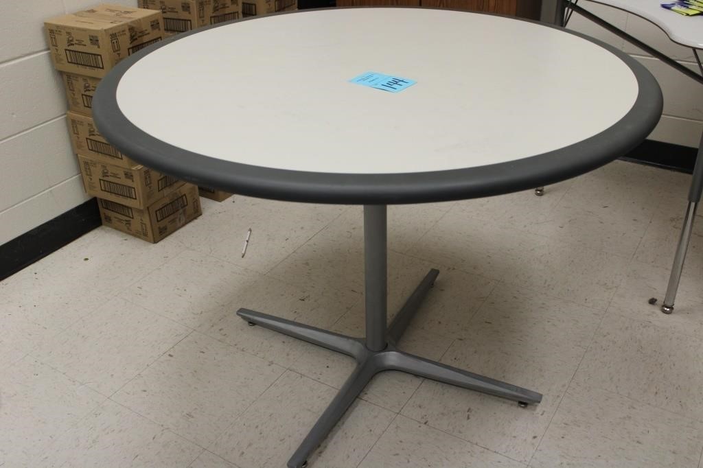 Round Pedestal TAble