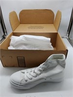 White sneakers size 7.5