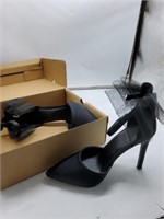 Black bow heels size 6