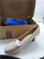 Light pink heels size 11.5