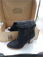Black knee length size 11 boots