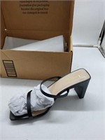 Leevar size 8 black heels